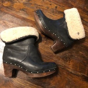 Ugg Lynnea Black Leather Sheepskin Clog Boot